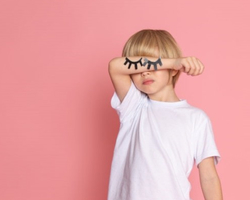 Crianças com problemas visuais podem sofrer depressão e ansiedade