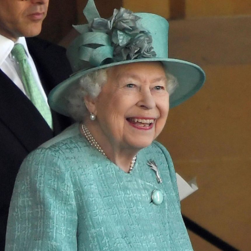 Rainha Elizabeth II, morre aos 96 anos